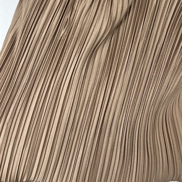 Heartloom January Asymmetric Silky Babydoll Top in Cafe Brown Size Large - Picture 8 of 15